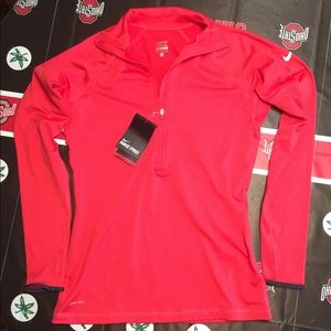 Nike Pro Dri-Fit Hyperwarm Women’s Medium Run Competition Base Layer 1/2 Zip Red